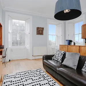  Apartment Joivy Lovely Flat In The Heart Of